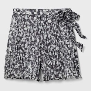 Club Monaco Floral Justine Pleated Shorts - New With Tags, Size 4